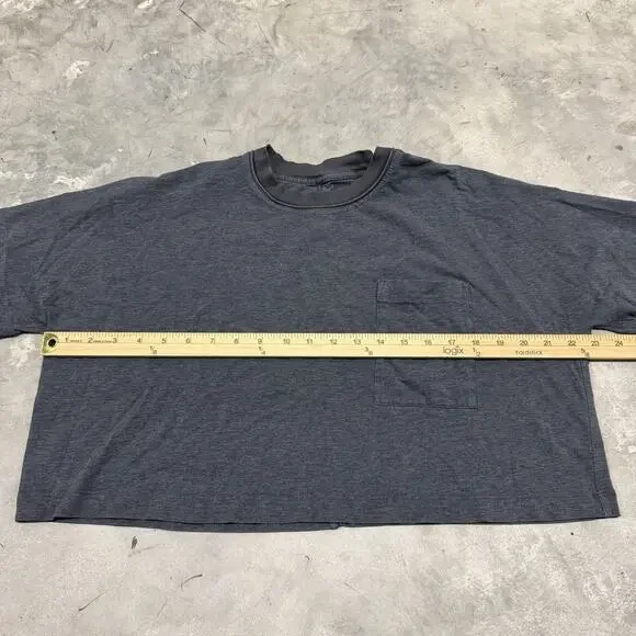 Lululemon Athletics Crop Top Front Pocket Charcoal Gray Activewear Size L Basic - Picture 5 of 5